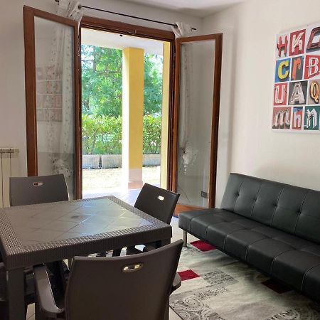 Appartamento Il Faro Con Giardino In Residence Con Piscina Desenzano del Garda Bagian luar foto