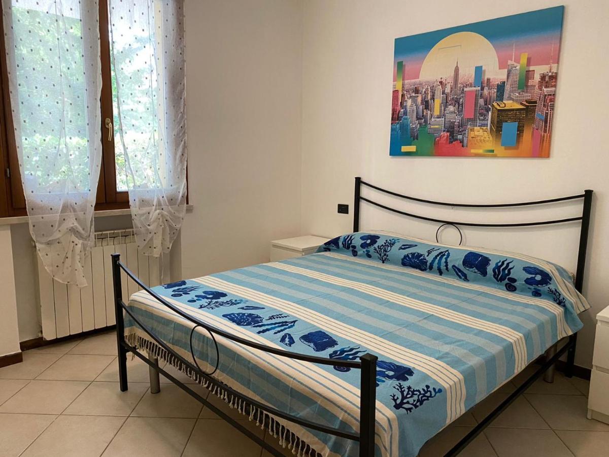 Appartamento Il Faro Con Giardino In Residence Con Piscina Desenzano del Garda Bagian luar foto