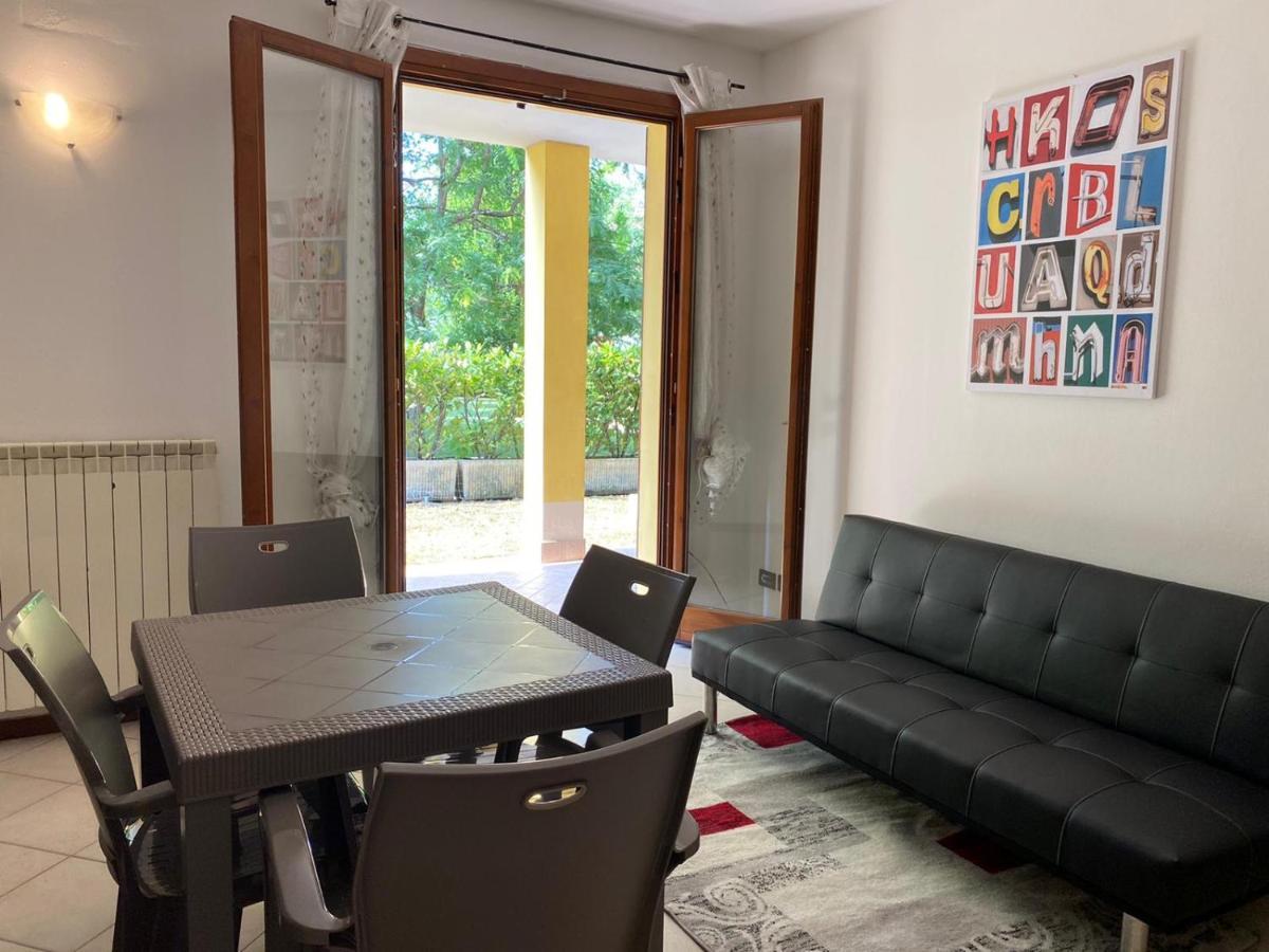 Appartamento Il Faro Con Giardino In Residence Con Piscina Desenzano del Garda Bagian luar foto