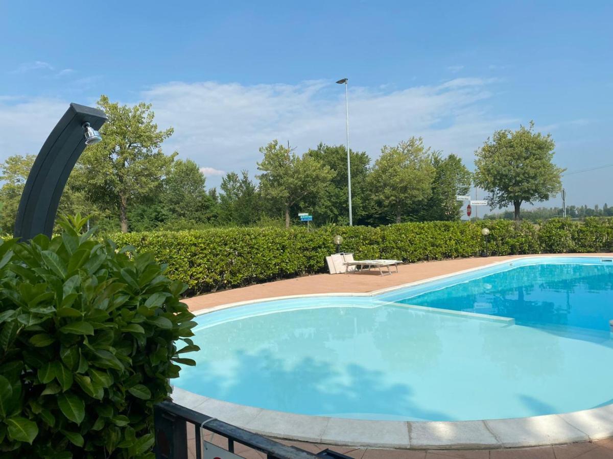 Appartamento Il Faro Con Giardino In Residence Con Piscina Desenzano del Garda Bagian luar foto