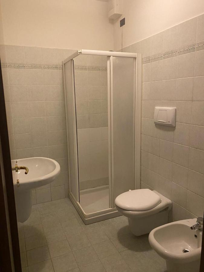 Appartamento Il Faro Con Giardino In Residence Con Piscina Desenzano del Garda Bagian luar foto