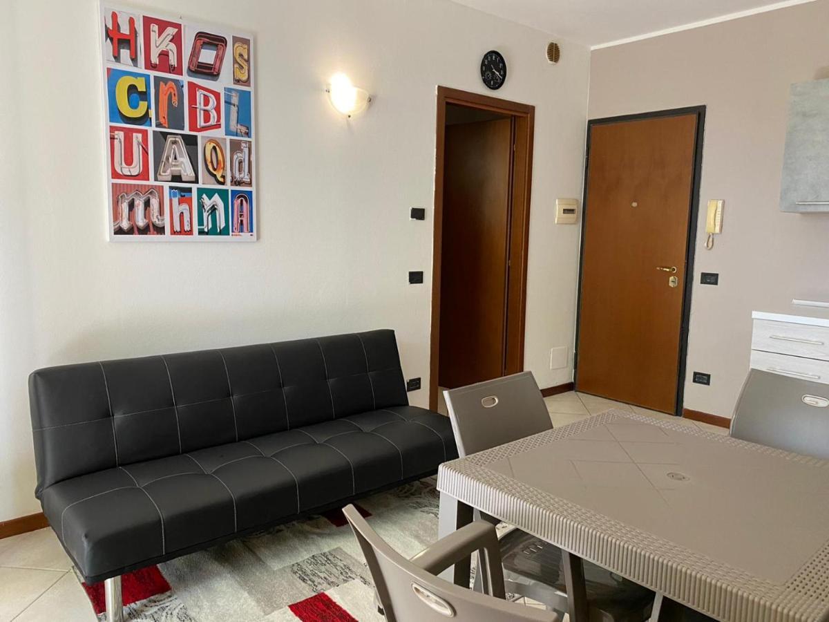 Appartamento Il Faro Con Giardino In Residence Con Piscina Desenzano del Garda Bagian luar foto
