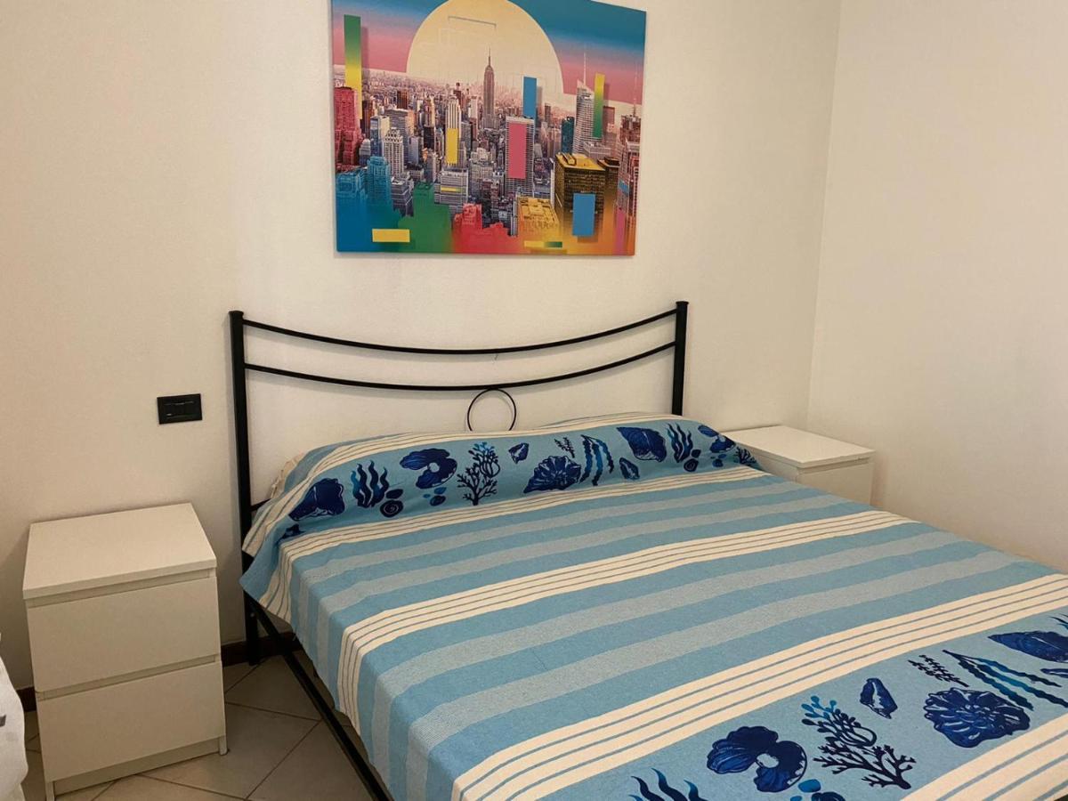 Appartamento Il Faro Con Giardino In Residence Con Piscina Desenzano del Garda Bagian luar foto